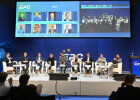 EPC-Fachforum „KI und Massendaten in der deutschen Sicherheitsstruktur“, Tim Beyer, CEPOLIS-Mitarbeiter und Moderator, in der Mitte